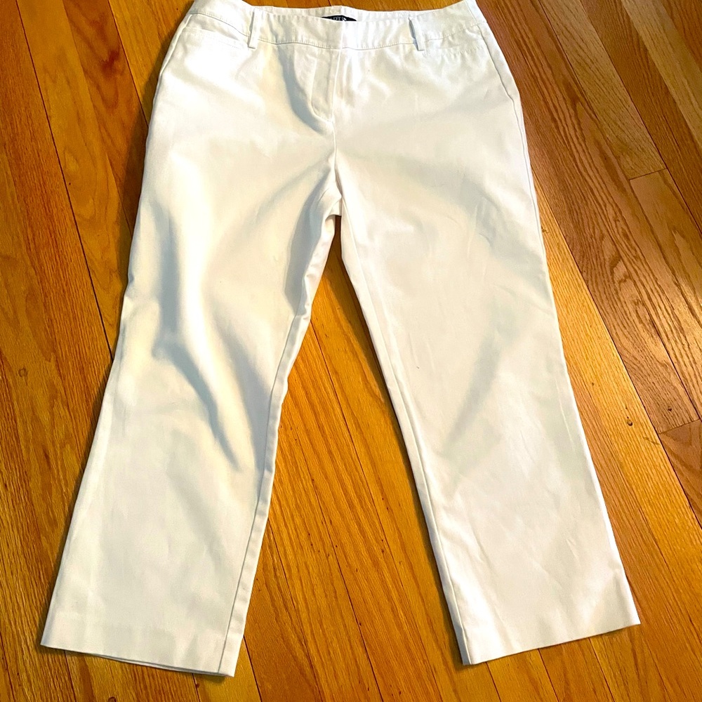 White crop pant, size 10